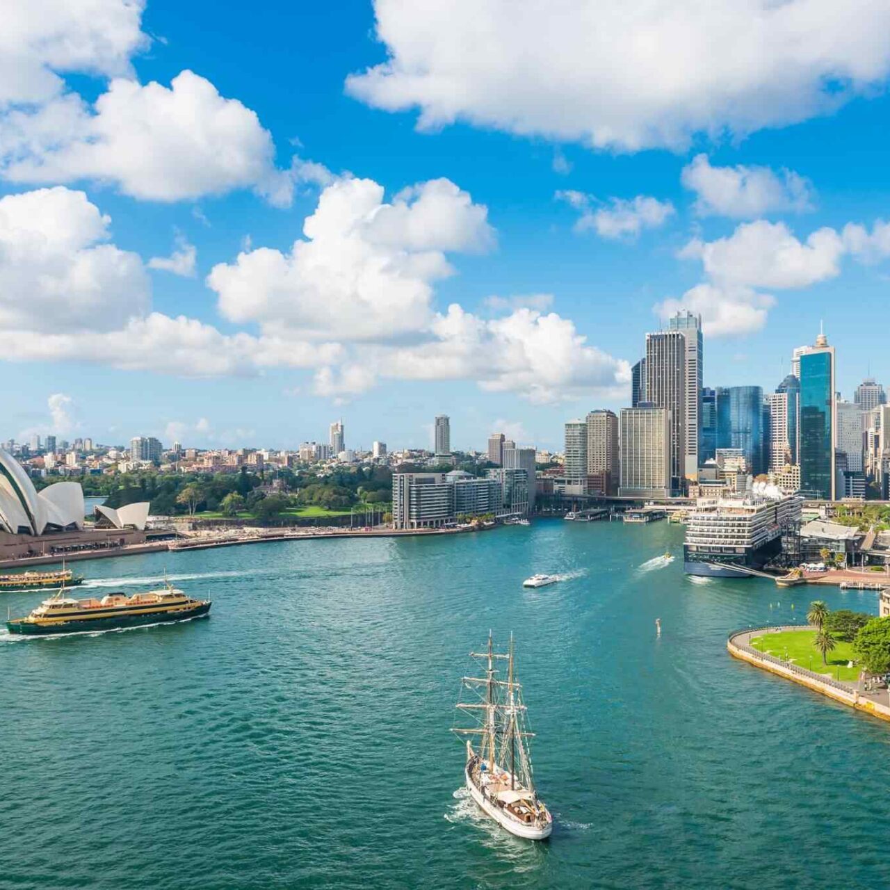 https://atouraja.com/wp-content/uploads/2018/09/destination-sydney-04-1280x1280.jpg