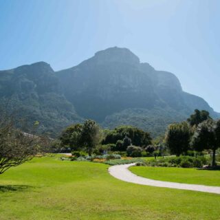 https://atouraja.com/wp-content/uploads/2018/09/tour-capetown-03-320x320.jpg